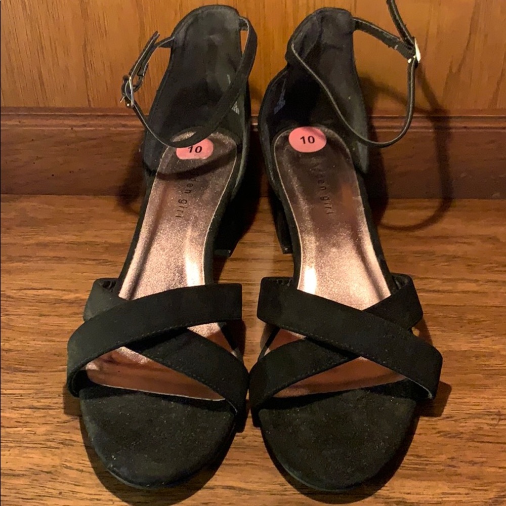 Size 10 Madden Girl Low Strappy Heals